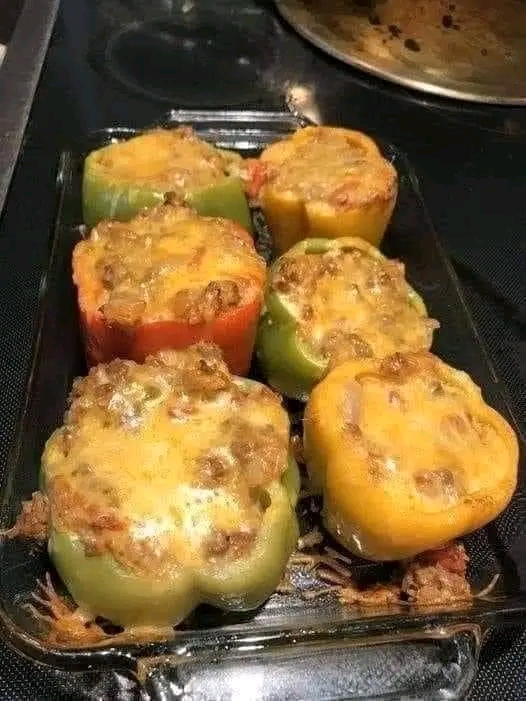 DOES ANYONE HERE ACTUALLY EAT ”STUFFED BELL PEPPERS